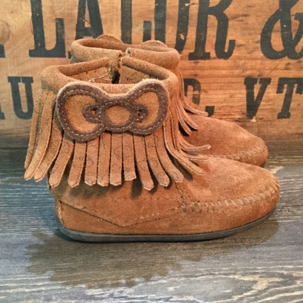 Minnetonka Hello Kitty Suede Fringe Moccasin Boots